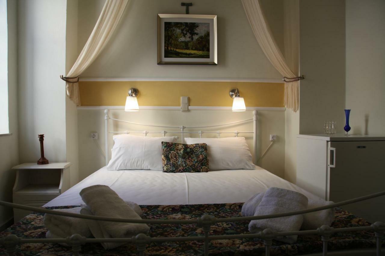 Fiera Guesthouse Ermupoli Zewnętrze zdjęcie